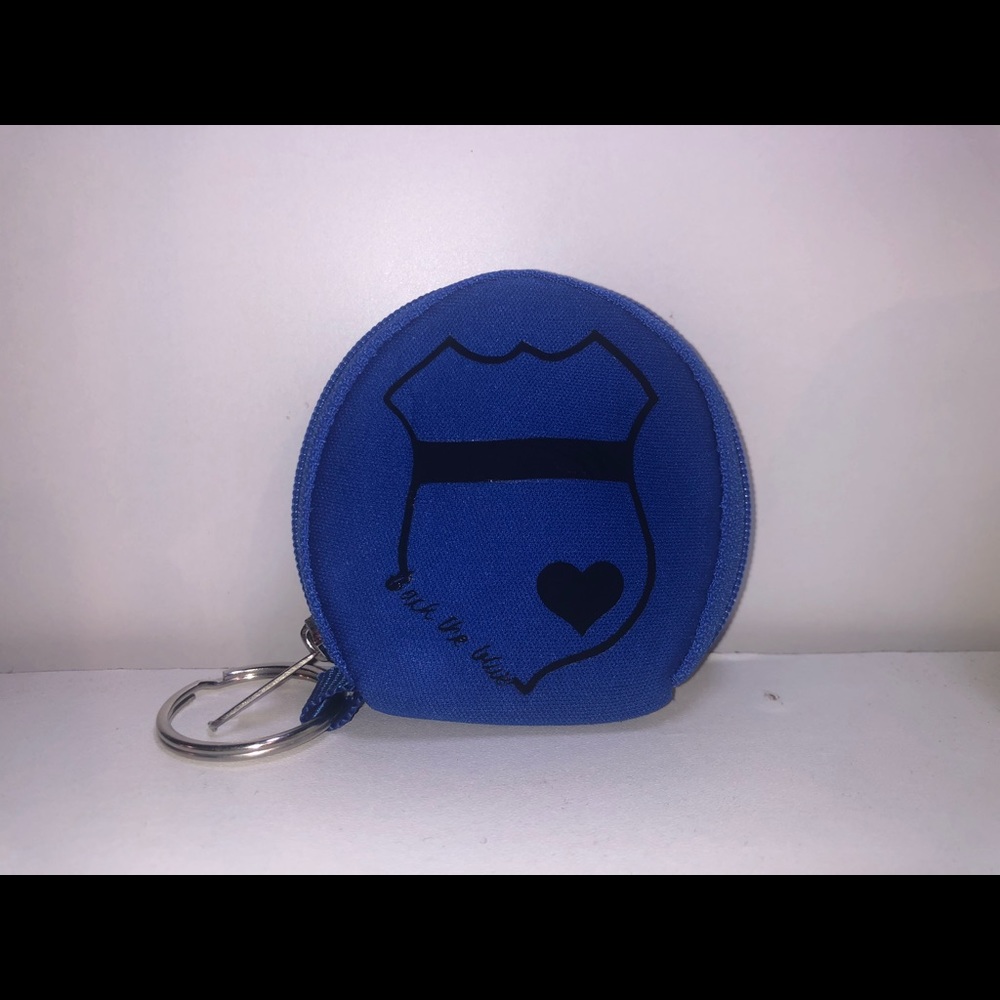 Face mask pouch/holder